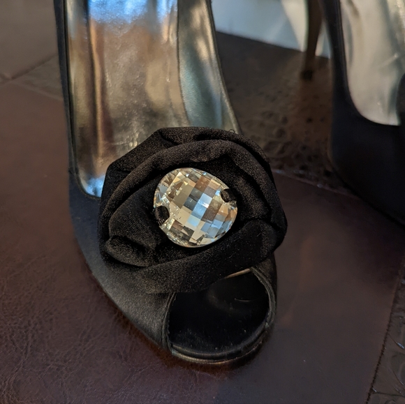 Stuart Weitzman Black Satin & Swarovski Chrome-Heeled Peep-Toe Pumps Sz 9 - Picture 14 of 15